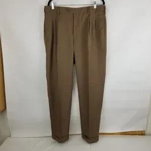 Jos A Banks David Leadbetter Traditional Fit Pleated Golf Pants